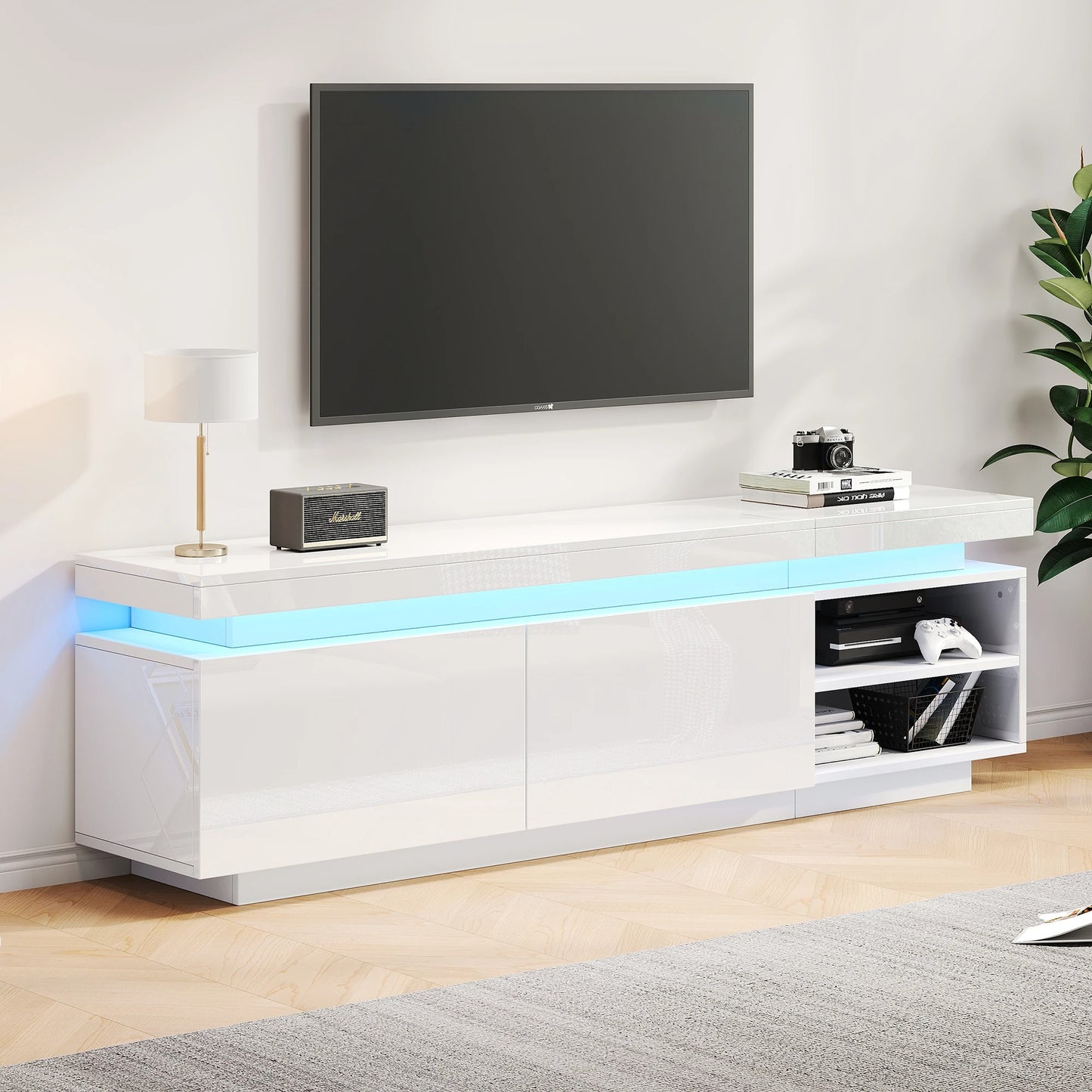 armoire meuble TV blanc avec led bleue et rangements