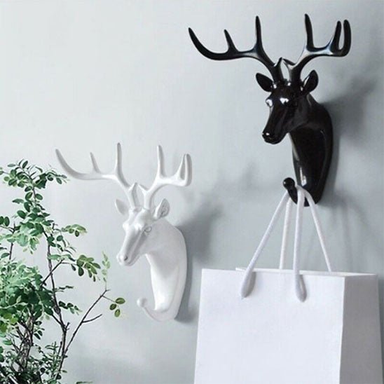 porte cle mural tete de cerf noir et blanc