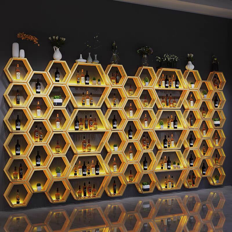 armoire a vin hexagones nid d’abeilles bois retroeclaires