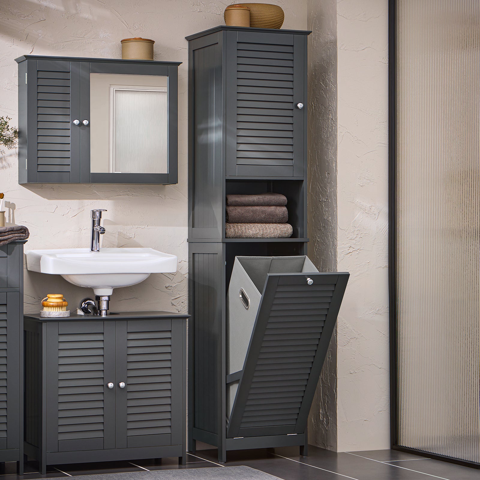 armoire salle de bain avec espaces de rangement integres