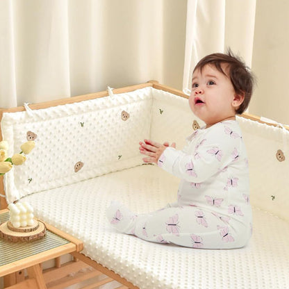 bebe assis tour de lit bebe protection 