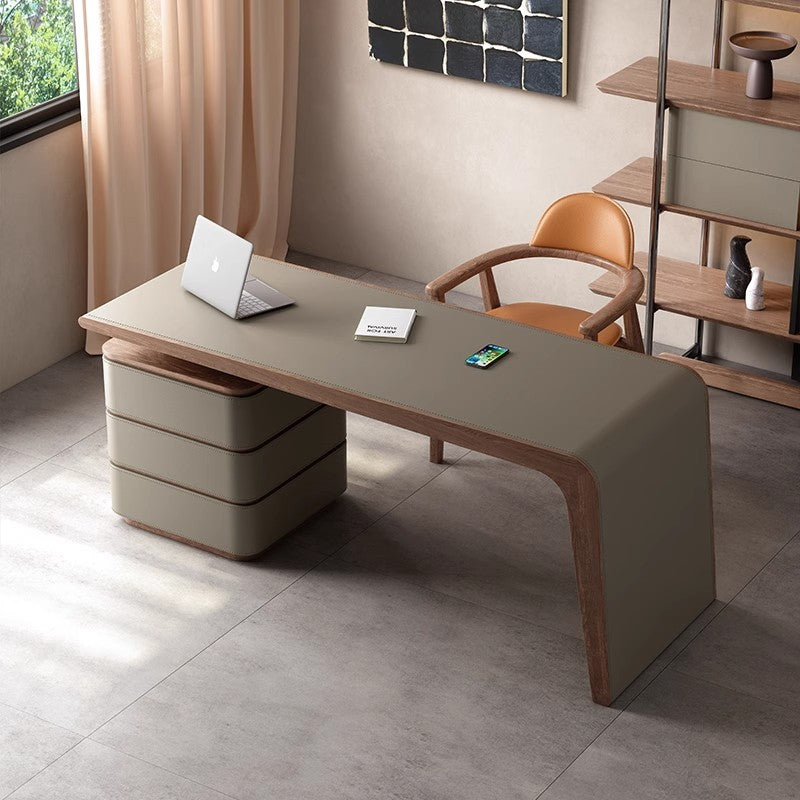 bureau d'ordinateur design bois clair avec chaise moderne