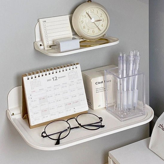 etagere murale petite blanche bureau calendrier stylo lunettes