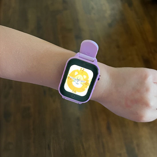 montre  enfant violette ecran analogique