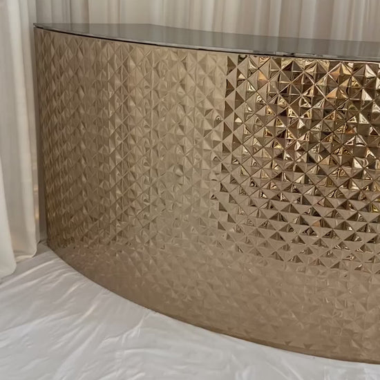 comptoir de bar dore design geometrique 