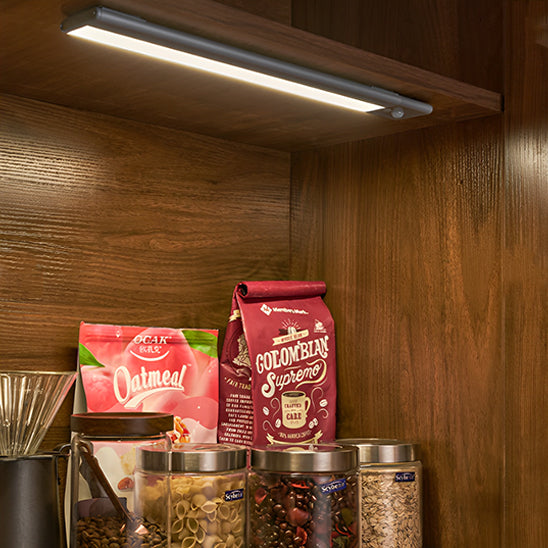 reglette led cuisine etagere bois eclairage bocaux cafe