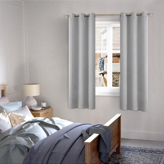 rideau occultant gris clair chambre