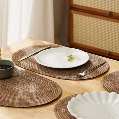 set de table ovale marron assiette couverts