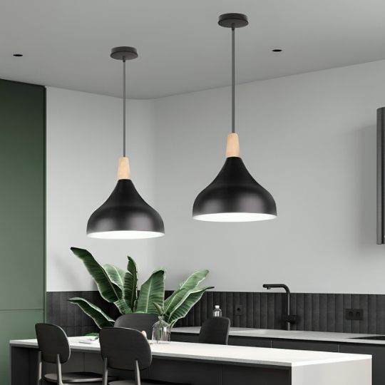 suspension luminaire noire design au dessus ilot cuisine