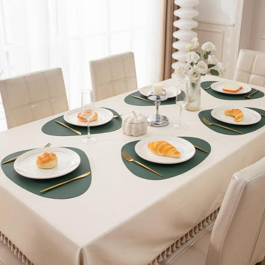 table blanche set de table vert assiette blanche viennoiserie