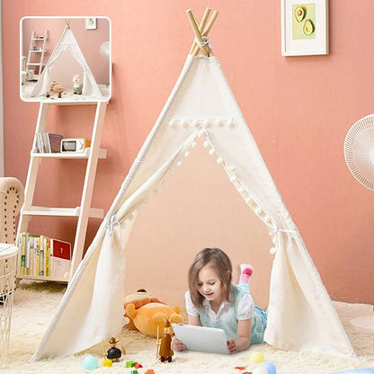 tente tipi enfant blanche jouant tablette